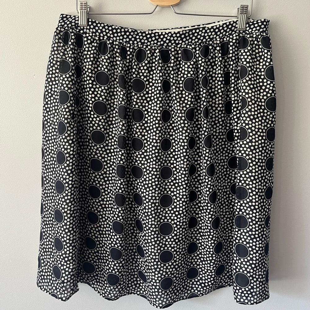 J Crew - Navy blue and white double polka dot skirt